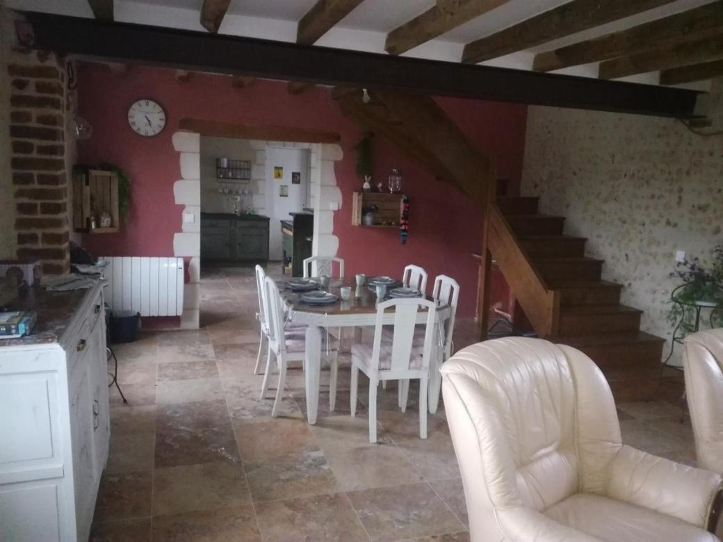 Chambre D'Hote Monthodon Exteriér fotografie